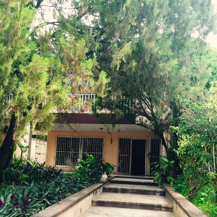 バリャドリッド Hostal Kin-Behホステル エクステリア 写真